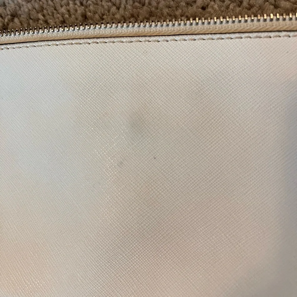 Henri Bendel white Saffiano Leather Clutch Wristlet